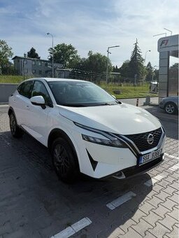 Nissan Qashqai 1,3 DIG benzín