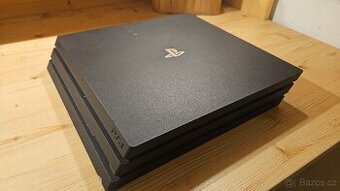 PlayStation 4 pro a 4 hry