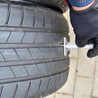 Pneu 245/40 r18