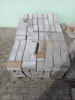 Prodám betonovou dlažbu