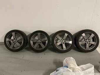 Litá kola Dezent graphite 225/45 R18 na zimních pneu