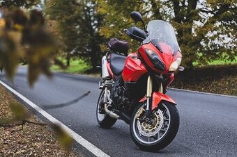 Triumph Tiger 1050 (2009) – výborný stav, 3x kufr, laďák
