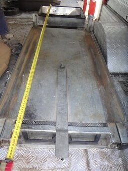 Výsuvná plošina - pro montážní vůz, dílenské auto aj.