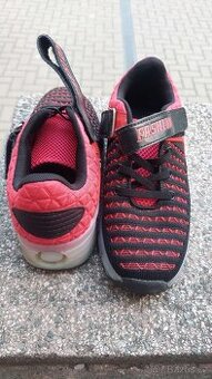 Kolečkové boty, svítící - vel. 37