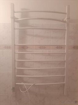 Elektrické topné těleso do koupelny 100 x 63 cm 100 W