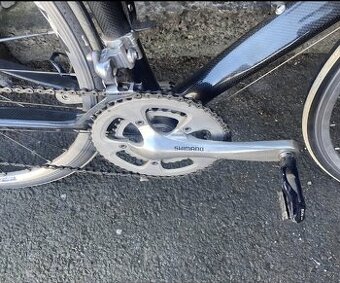 Silniční kolo karbon