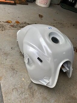 Nádrž Honda cb125f 2021
