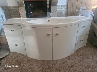 Umyvadlo se skřínkou