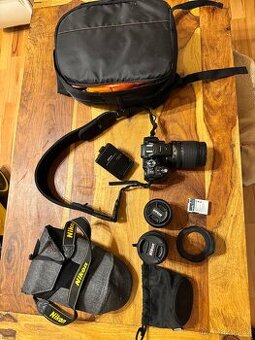 Nikon D5300 se 3 objektivy a příslušenstvím