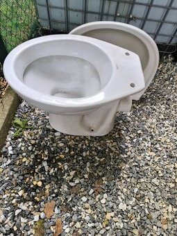 Sanita - záchod bez zadní nádrže a umyvadlo