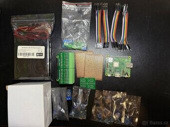 Raspberry Pi 3 Model + display + hodně příslušenství