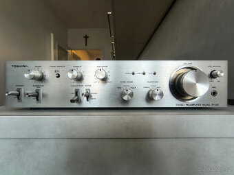 Toshiba SY-530 předzesilovač z roku 1980