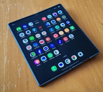 Samsung Z Fold 6 + originální pouzdro se stylusem