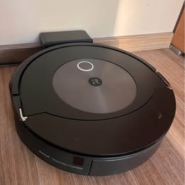 Irobot Roomba j7 v záruce (vysavač s mopem 2v1)