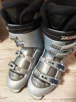 Lyže+lyžáky vel.40