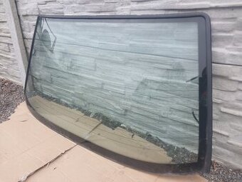 BMW e32 zadní sklo