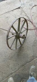 Loukoťové kolo trakař