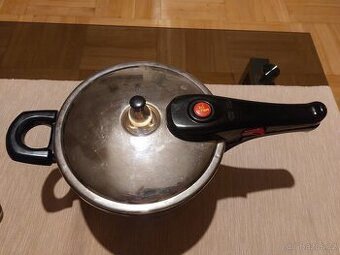 Tlakový hrnec 4l nepoužívaný