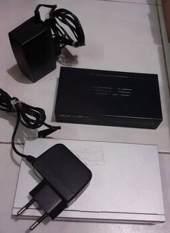 2 x Switch  ASUS a ZYXEL