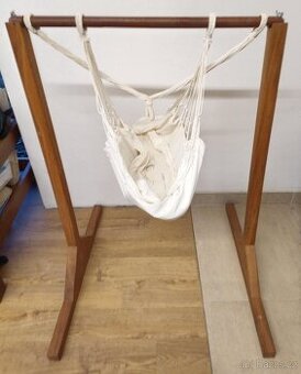 Houpací sít pro miminko se stojanem