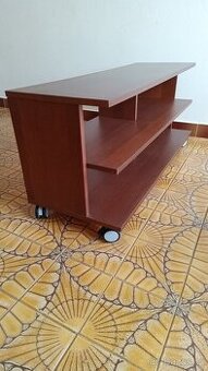 Tv stolek, skříňka na knížky, atp.