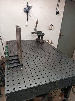 Svářecí stůl 1500x1000x150 deska tl 8 mm 