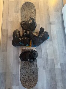 Snowboard Raven set 144, boty 39