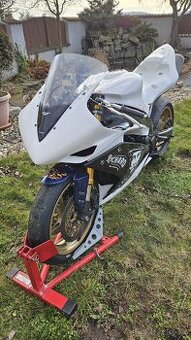 Yamaha R1 2008 - okruhovka