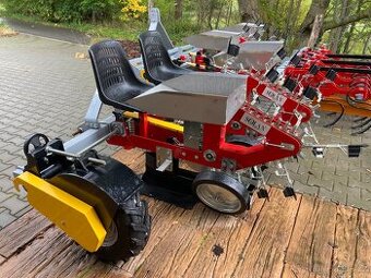 sázecí stroj pro malotraktor