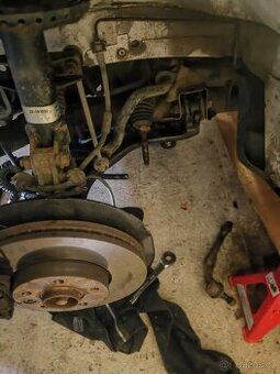 Servis osobních a nákladních vozidel na místě.