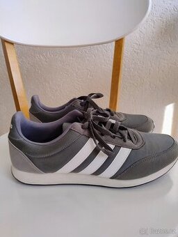 Tenisky Adidas 42 sede