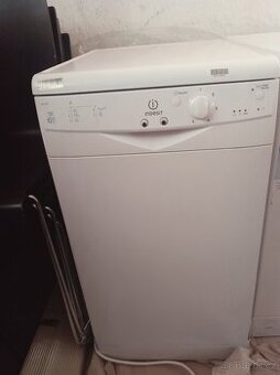 Myčka Indesit DSG 51