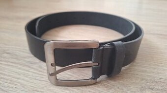 Černý kožený pásek vel.115