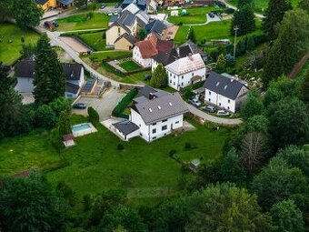 Prodej stavebního pozemku v obci Lipno nad Vltavou - 860 m2