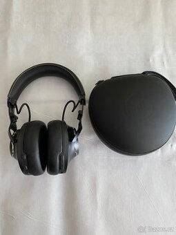 Sluchátka JBL Club ONE - 1