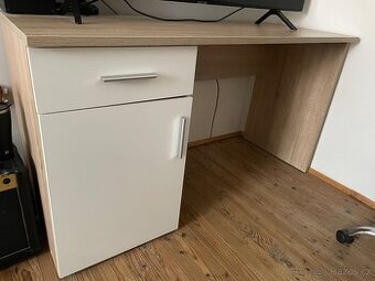 Kancelářský stůl rozměry 138x58x75