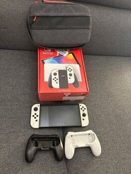 Nintendo Switch OLED + hry + příslušenství
