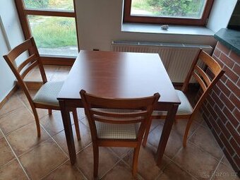 Stůl a 3 židle
