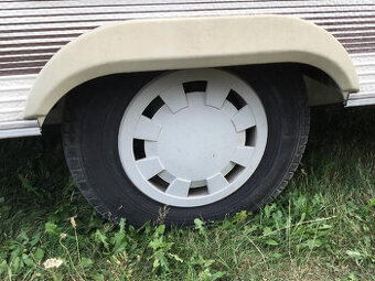 Sháním blatník na karavan HomeCar.