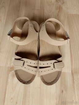 Nové dámské sandály vel.43