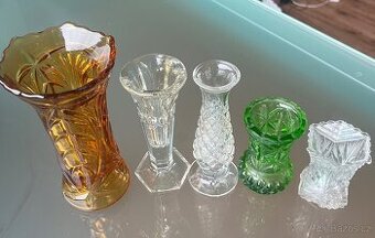 Staré skleněné vázičky z chalupy – sada 5 ks