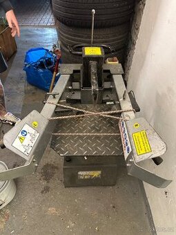 Štípačka na dřevo