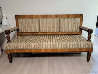 Starožitná pohovka