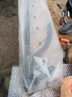 Rameno sterace nove scenic 2 prave