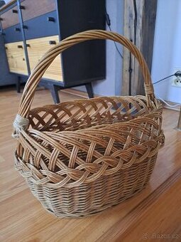 Proutěný košík