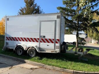 Skříňový přívěs REMORQUES MOIROUD – hydraulické nájezdy, TOP