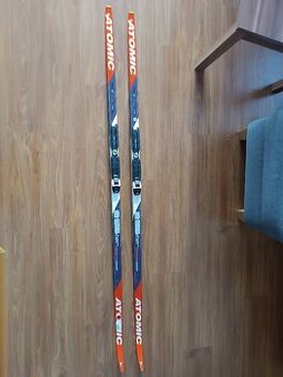 Běžecké lyže Atomic REDSTER