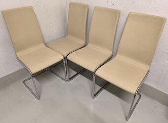 Moderní jídelní židle světlá mokka koženka prošívaná