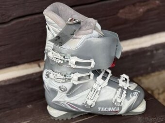 Lyžařské boty vel.5