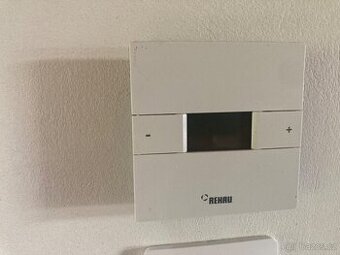 Pokojový termostat Rehau - 1